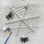 Glowing Spiderweb Halloween craft kit